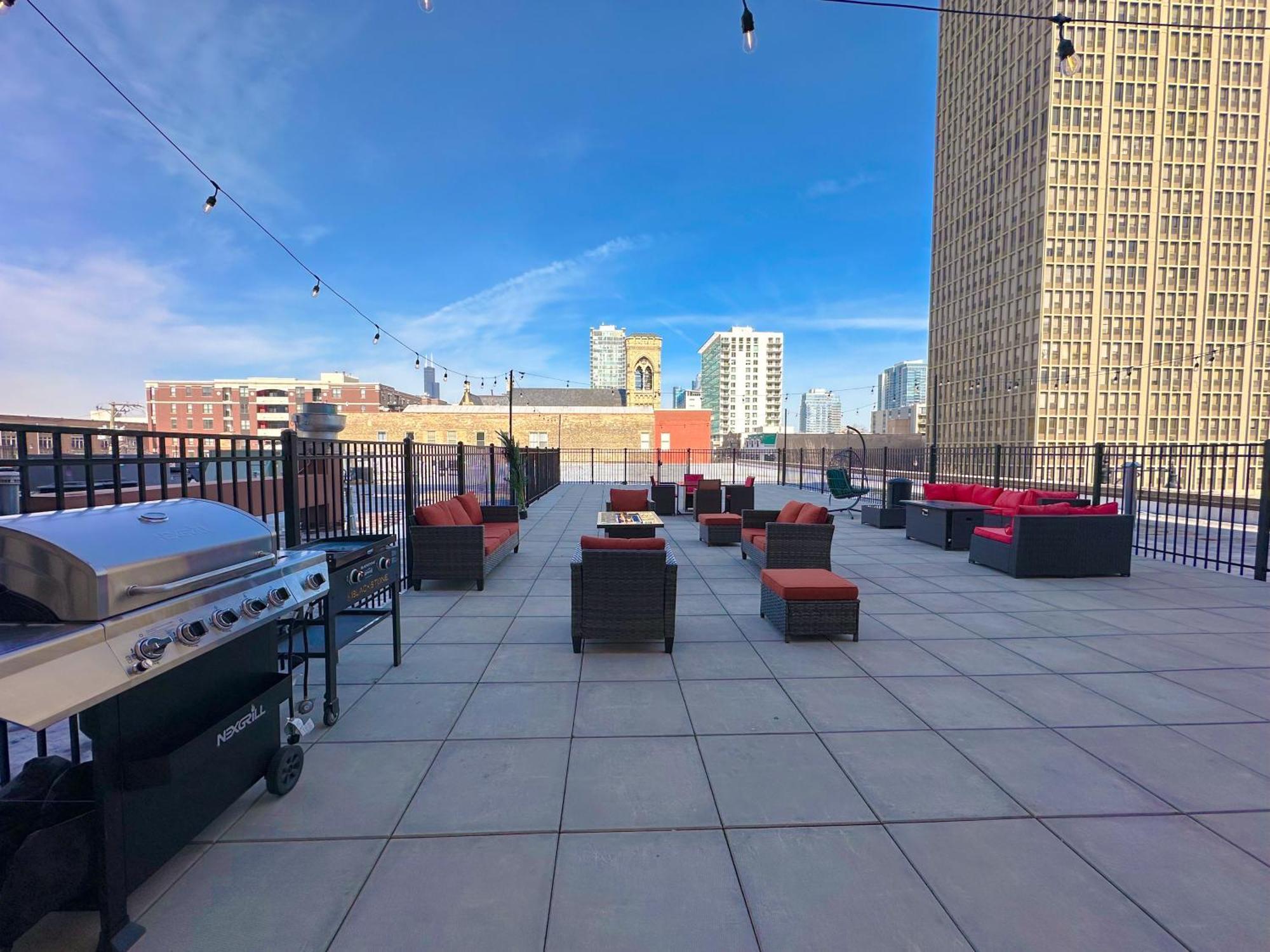 Modern 2Br Loft With Amazing City Skyline View And Optional Parking For 8 Guests Near Mccormick Place And Soldier Field شيكاغو المظهر الخارجي الصورة
